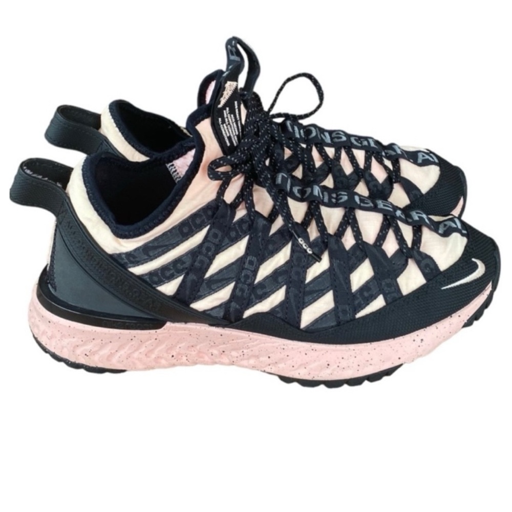 Nike #BV6344-800 ACG React Terra Gobe melon tint shoes. Size 5.5